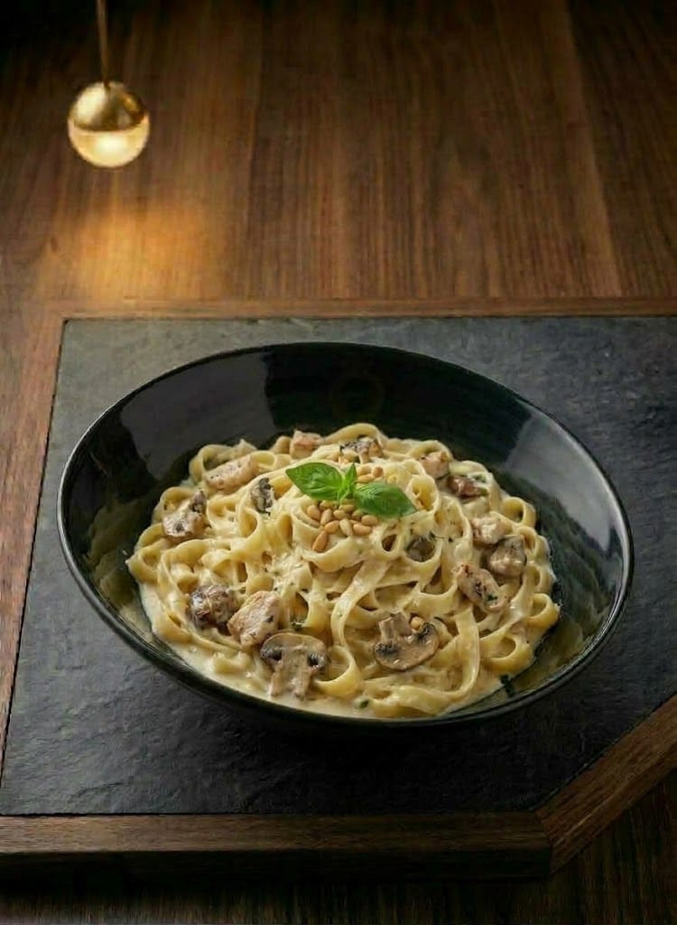 Fettuccine Alfredo